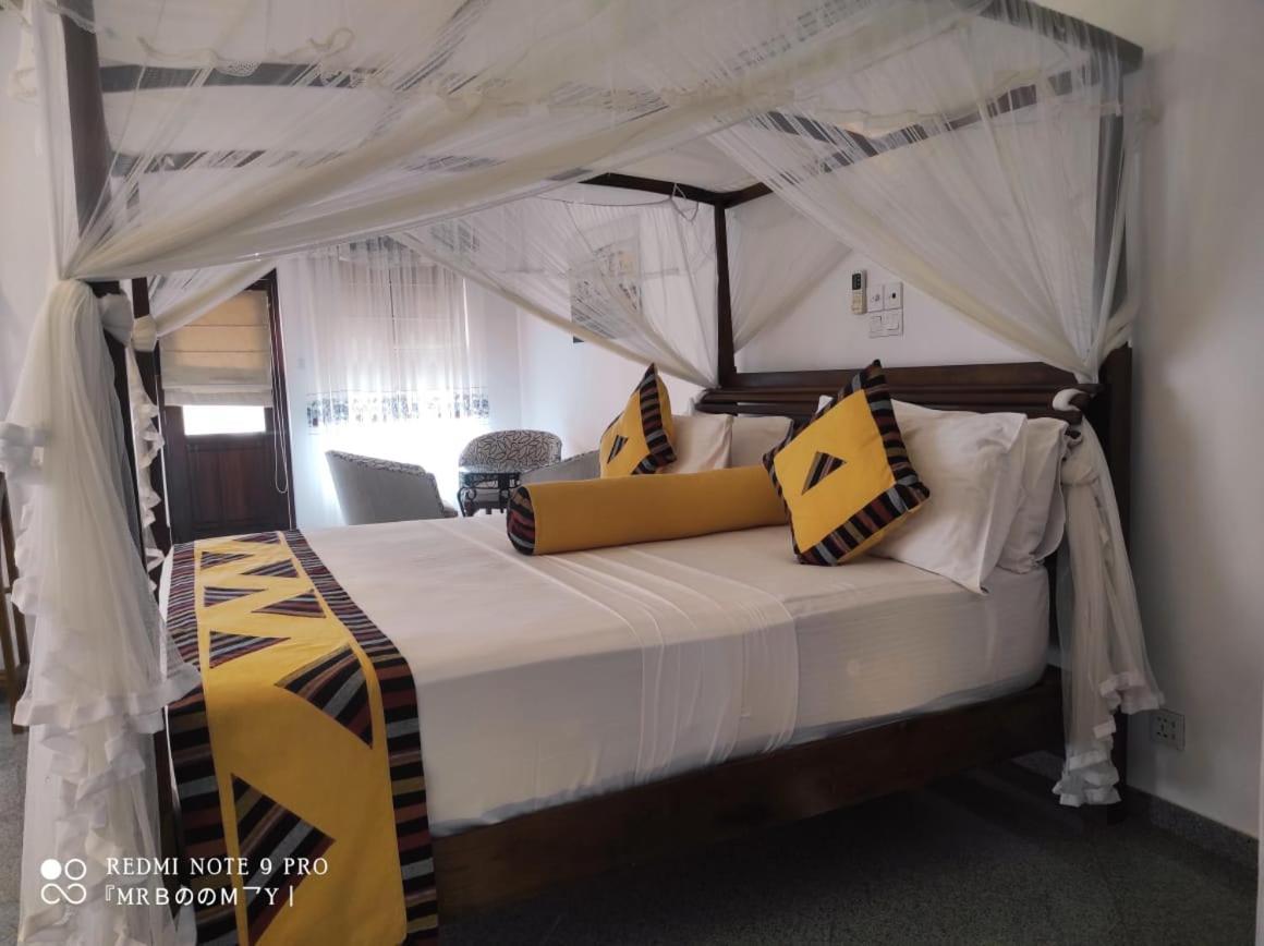 Suriya Arana Negombo Exterior foto
