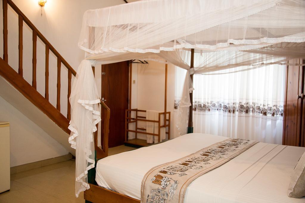 Suriya Arana Negombo Exterior foto