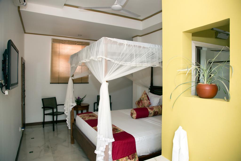 Suriya Arana Negombo Exterior foto