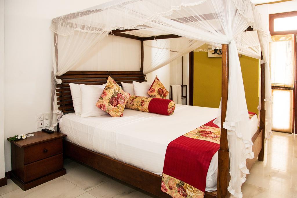 Suriya Arana Negombo Exterior foto