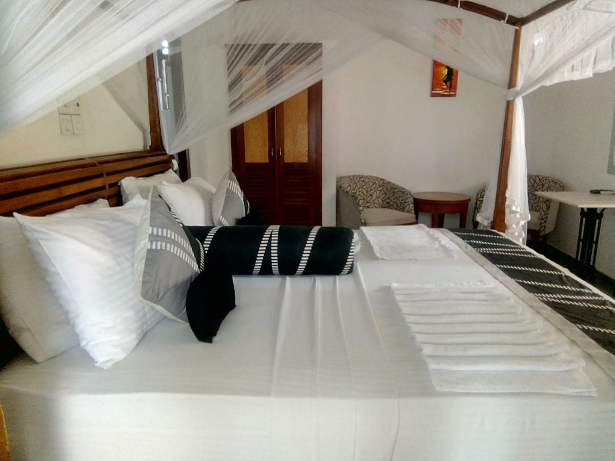 Suriya Arana Negombo Exterior foto